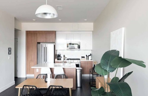 Highland Condo | New Spacious Modern Loft | Center of LoHi