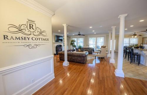 Pinehurst Villa | New - Spectacular️ Golf Views - Sleeps 20 - Pinehurst National #9 - Near DT Pinehurst!