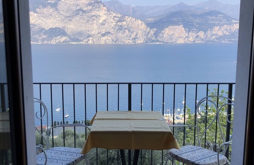 Castelletto Apartment | New studio apartment with bathroom, balcony with stunning lake view
