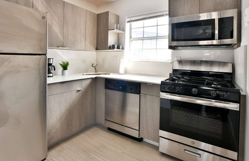 The Roads Condo | ✨ New Studio plus FREE parking fee