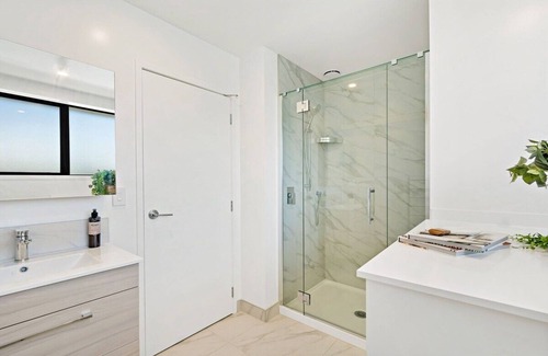 Henderson House | New Stunning TownHouse Henderson