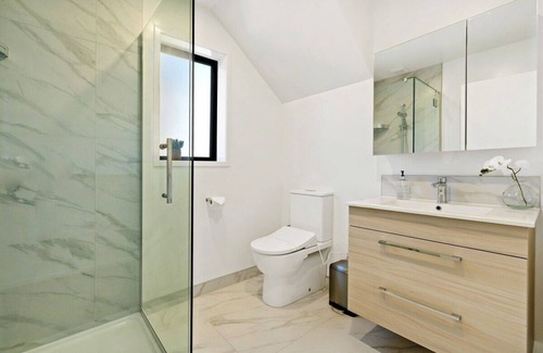 Henderson House | New Stunning TownHouse Henderson
