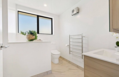 Henderson House | New Stunning TownHouse Henderson