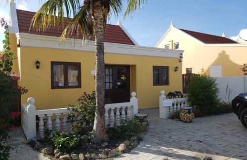Calbas House | New Style Cunucu House not far from the highrise hotels