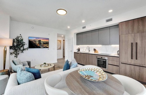 North Beach Condo | NEW: Stylish 2BR/2BA in the Heart of Miami Beach