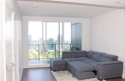 Surrey Condo | NEW Stylish Condo with City Viewn