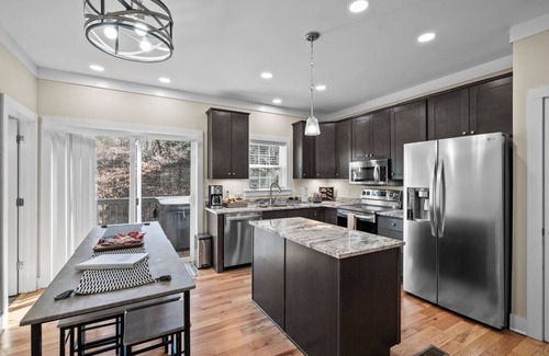 Waynesville House | New Stylish House with Modern Amenities + Hot Tub