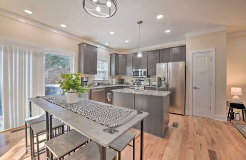 Waynesville House | New Stylish House with Modern Amenities + Hot Tub