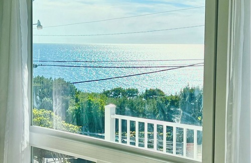 Lincoln City House | NEW! Stylish-Ocean Views-Walk 2 Beach, Bay, Shops!