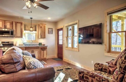 Beech Mountain Apartment | New & Stylish Retreat –Peaceful and Perfectly Located
