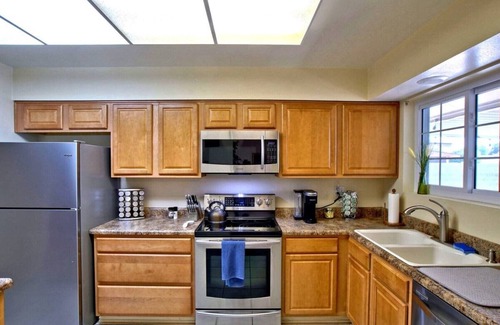 Sun City House | NEW! Sun City 2 Bedroom Retreat w/Retro Arcade Console