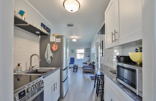 North Hyde Park House | NEW - Sunny Cypress House - Walk to Downtown Tampa Riverwalk