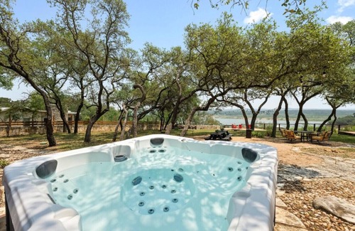 Spicewood Cabin | *NEW Sunrise Lodge - Daybreak Cottage | Lake Views