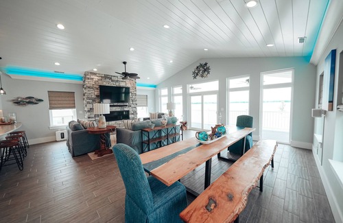 Lakeview House | NEW-The Aruba House at Indian Lake