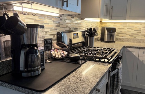 Reisterstown House | NEW. The Lux Retreat!
