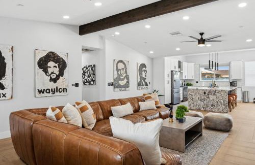 Papago Parkway House | NEW The Mane Event by PaseoHomesAZ-Opt Heated Pool