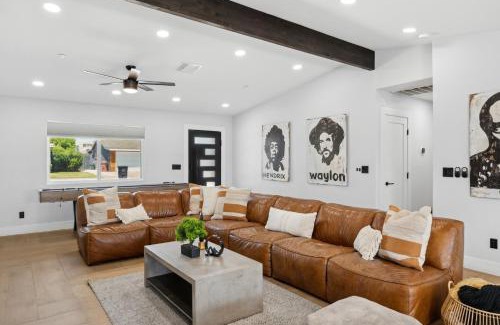 Papago Parkway House | NEW The Mane Event by PaseoHomesAZ-Opt Heated Pool