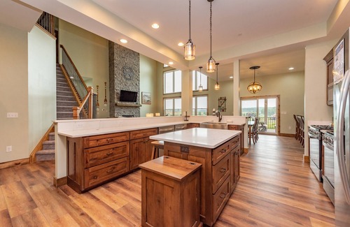 Waterfront Greens House | New! The Tippy Canoe: Lake Access, Dogs Welcome, Indoor Pool!