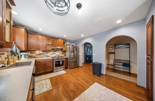 Olathe House | NEW TO THE MARKET APRIL 2025 nnPerfect for Large Groups! 14 BEDS!nnn