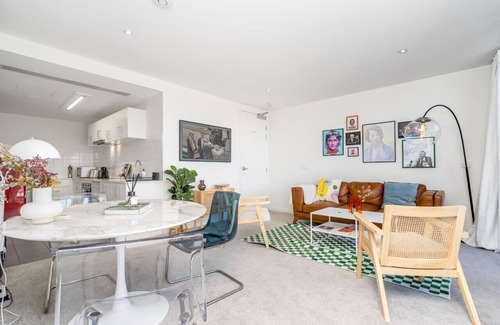 Braddon Apartment | New to VRBO: 2BR Penthouse w/Breathtaking View!