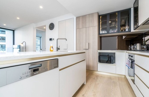 Reid Apartment | New to VRBO: Cosy Apartment near ANZAC Park West and Glebe Park