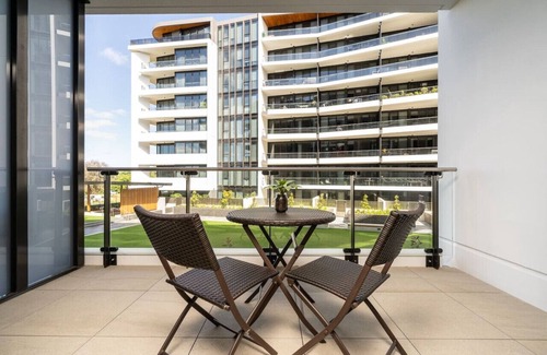Reid Apartment | New to VRBO: Cosy Apartment near ANZAC Park West and Glebe Park
