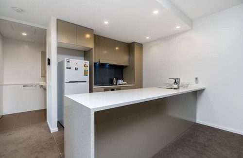 Kingston Apartment | New to VRBO: Kingston Foreshore Flat with Garden View