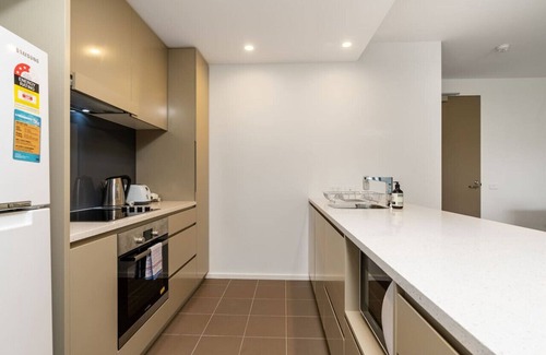 Kingston Apartment | New to VRBO: Kingston Foreshore Flat with Garden View