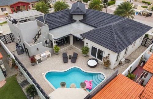 Opal Villa | NEW Top Location Rooftop Terrace with Ocean View