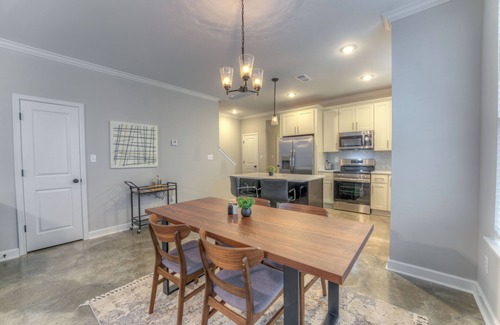 Crosstown House | NEW Townhome - Gated Parking, DT/Midtown Close