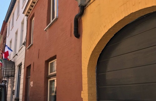 Historical Center Bruges House | NEW trendy house 5 min from shopping streets