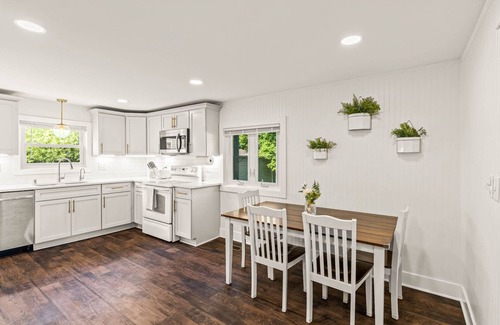 Port Washington Apartment | NEW Unique Design Fully Loaded Kitchen