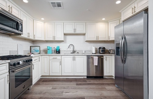 Pasadena Apartment | New Unit w/2BR 2BA w/tub jaccuzi - 1308 sq. ft
