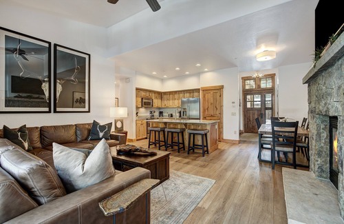 Peak 8 Condo | NEW! Updated, Modern Townhome with Private Garage
