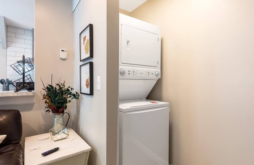 Mount Clemens Apartment | New! Upper Flat 1BR Near Downtown Mt. Clemens