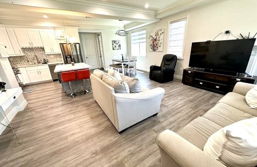 Arcadia Condo | New Upscale Condo 3BR, 2.5 BA, excellent location