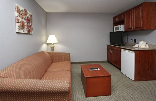 Sioux City Hotel | New Victorian Inn & Suites in Sioux City, IA