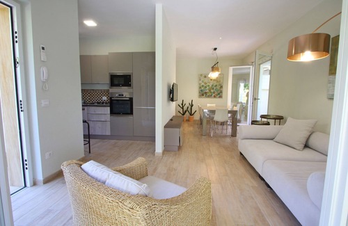 Cinquale House | New Villa at 450m from Sea. 4 People. Airco. Garden. WiFi