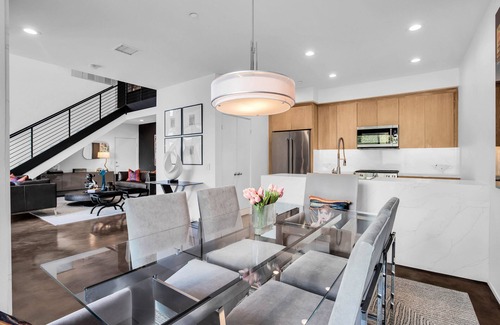Baristo House | New! Villa Moderne: Luxe Modern Townhome, Private Pool/Spa