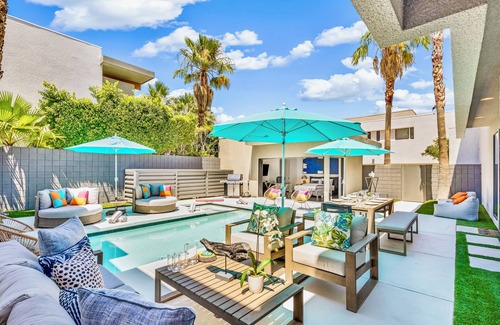 Baristo House | New! Villa Moderne: Luxe Modern Townhome, Private Pool/Spa