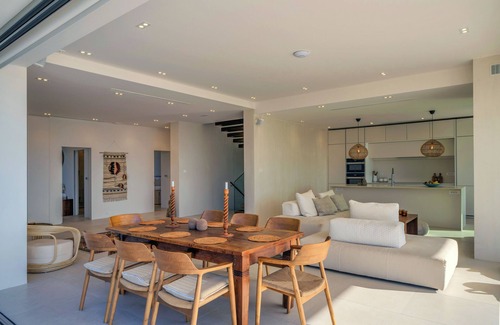 Plaka Villa | [NEW] Villa Serenity, w/5 bedrooms, Pool, Seaview, Tennis Court & Gym
