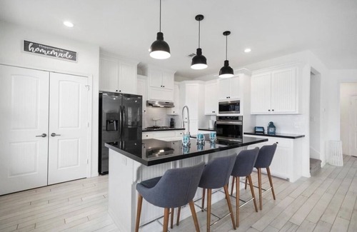 April Sound House | New Waterfront House with Golf Cart!