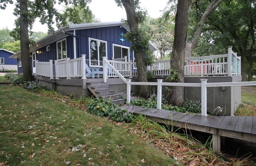 Spirit Lake House | NEW WATERFRONT LUXURY LISTING