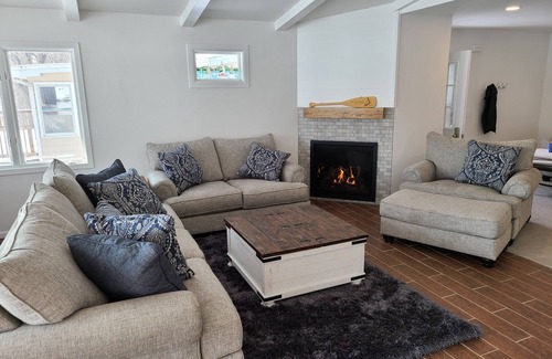 Spirit Lake House | NEW WATERFRONT LUXURY LISTING