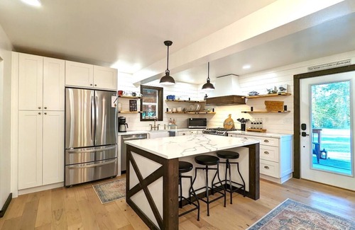 West Glacier House | New West Glacier Gem! RV's Welcome! 3 bed/2 bath, 5 Minutes from Glacier National Park!