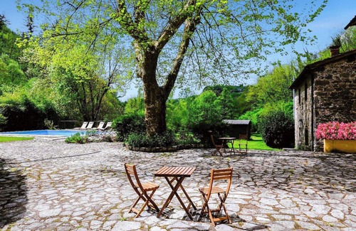 Coreglia Antelminelli Villa | NEW!Whispering water, riverside, private pool, walk to village, pizza oven, WIFI