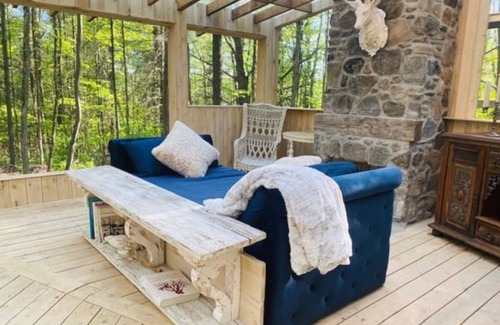 Trent Hills Cabin | NEW! White Oaks Gazebo by lake -Nature & Solitude