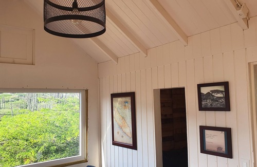 Shiribana Cabin | NEW: Wine Cabin