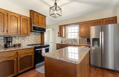 Graysville House | NEW! Wrenley Chateau | Fenced in yard + Fire pit! | 2 Bed, 2 Bath
