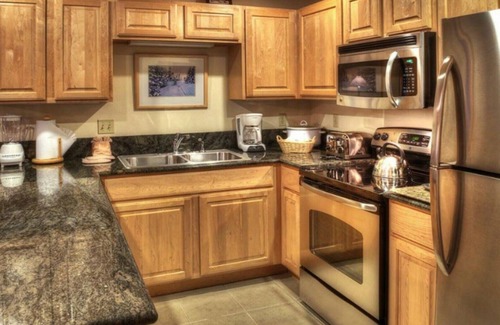 Four O'Clock Condo | ~NEW YEARS EVE on MTN!~Ski in/Out Luxury Resort/Spa - DEC 28, 2024 - JAN 4, 2025